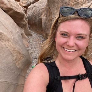 Meet your Posher, Alexis